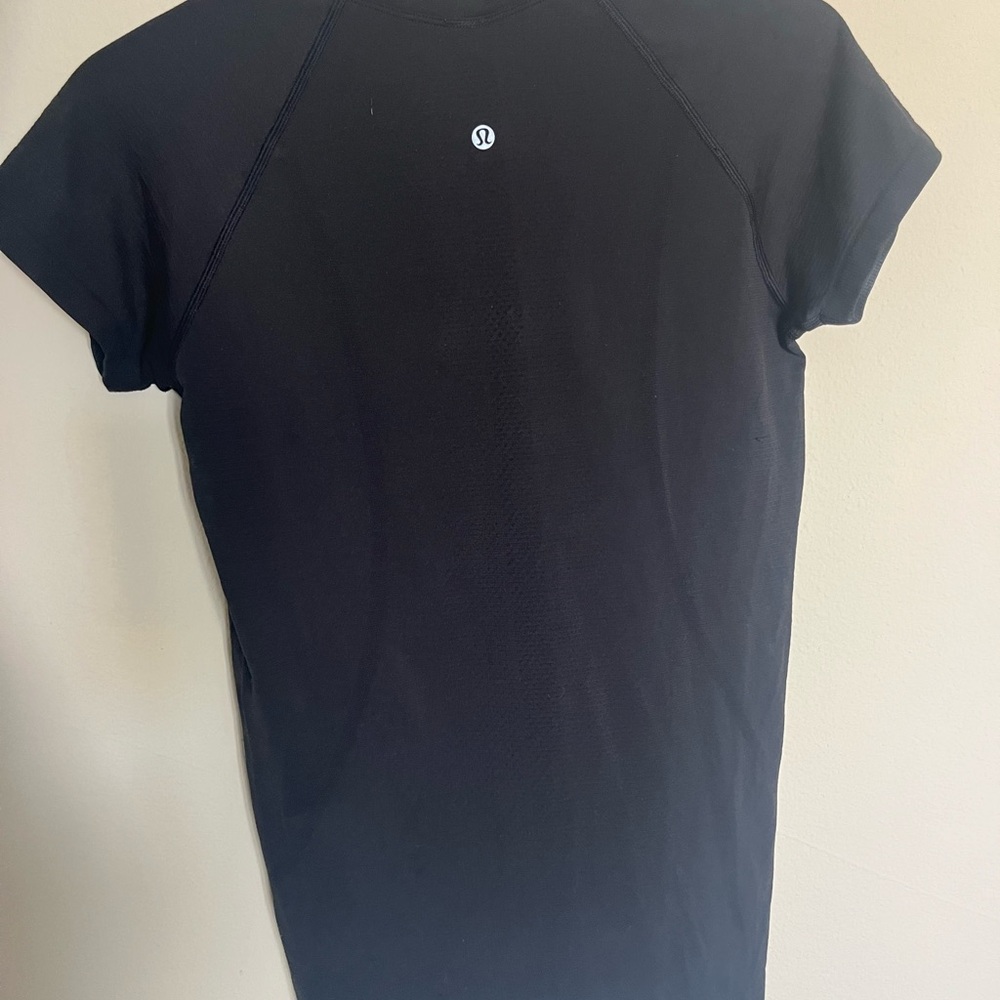 Swiftly Tech Short-Sleeve Shirt 2.0
Hip Length - Picture 3 of 3